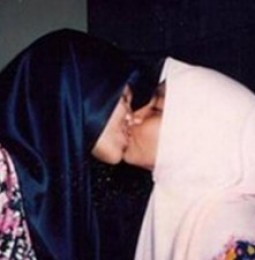 Celebrato matrimonio tra due lesbiche musulmane inglesi.
