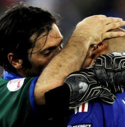 I calciatori italiani si autodenunciano: “Fra noi gay e bisex”