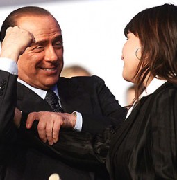 Berlusconi “Con me al governo mai unioni omosessuali”, solo prostitute e mafiosi!
