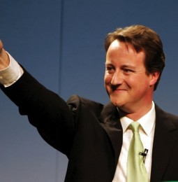 UK: Cameron spinge i Tory a sostenere i matrimoni gay