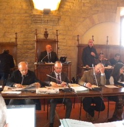 Gubbio cancella le Unioni Civili con i voti del PD. Arcigay: PD ostaggio dei cattolici