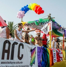 La Sardegna orgogliosamente in piazza. In migliaia al Cagliari Pride