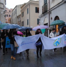 I migranti in piazza a Sassari: «Vogliamo un consigliere»