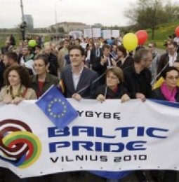 Lituania: multe ai promotori dell’omosessualità