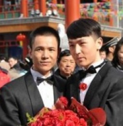 In Cina il primo matrimonio tra gay. Ha solo una valenza simbolica.