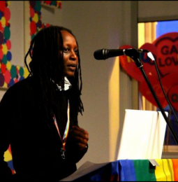Uganda: aggredita leader lesbica e proposta legge omofobica