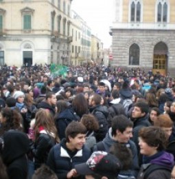 La riforma Gelmini arriva in Parlamento: esplode la protesta. Anche Sassari in piazza