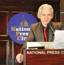 Wikileaks, Assange è stato arrestato
