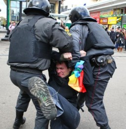 Mosca, scontri e arresti al Gay Pride