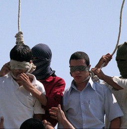 Iran, 4 omosessuali condannati a morte