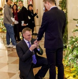 Prima proposta di matrimonio gay alla Casa Bianca