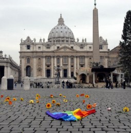 Sedici anni fa Alfredo Ormando si dava fuoco in piazza San Pietro contro l’omofobia della chiesa